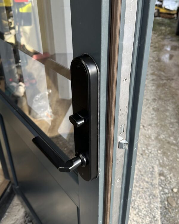 Smartlukk Ero Must 2 - Assa M5000 lukukorpusega
